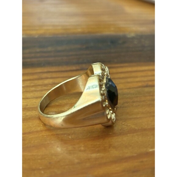 Vintage Gold Tone Black Onyx Heart Shape Size 7 Ring Statement Valentine - Picture 2 of 10